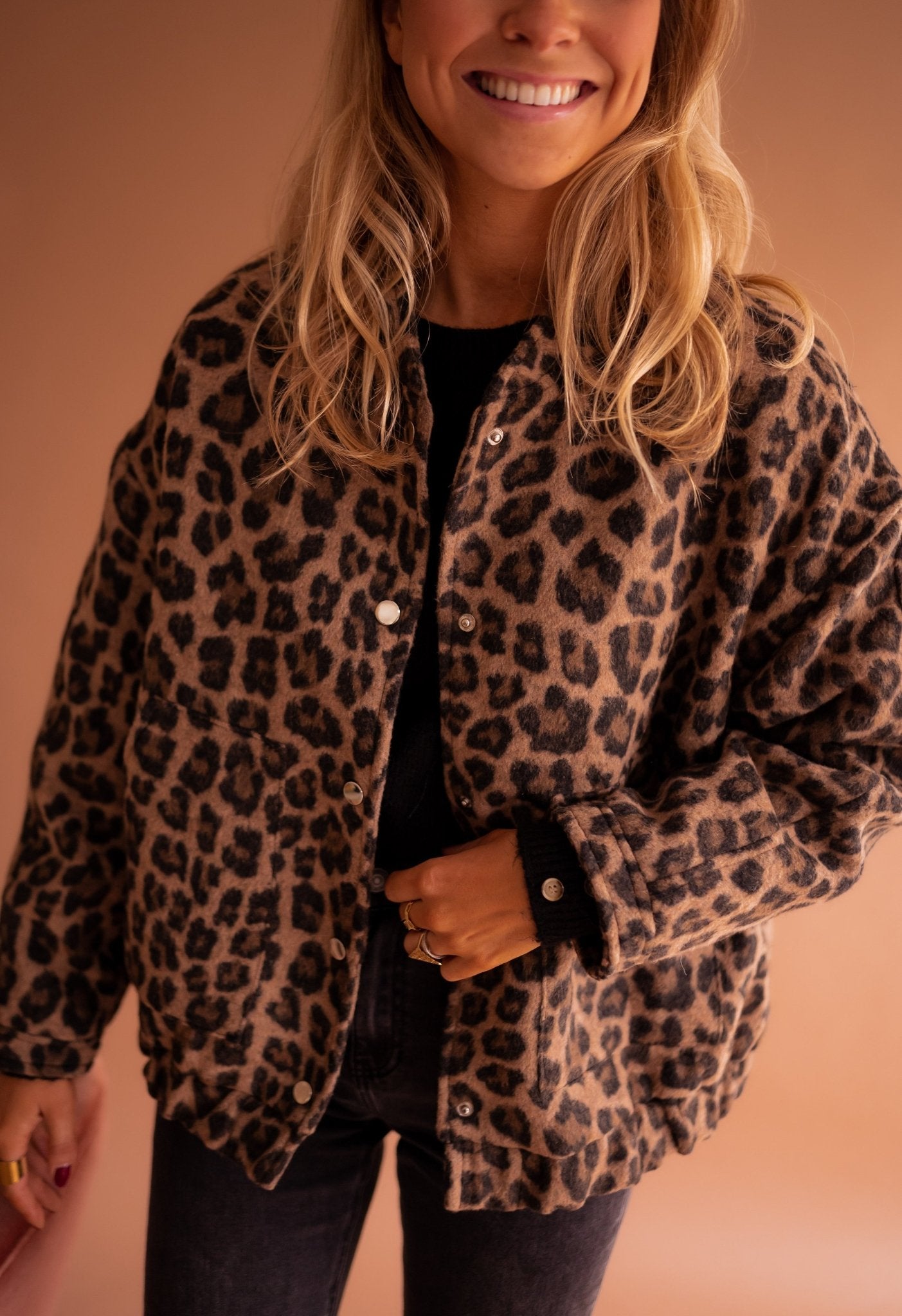 OLIWIA | Chaqueta con estampado de leopardo